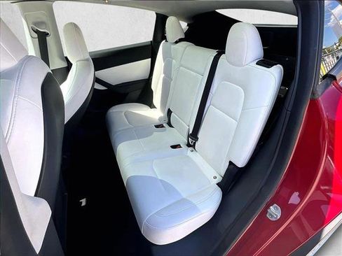 Used 2022 Tesla Model Y Long Range AWD/4WD image 26