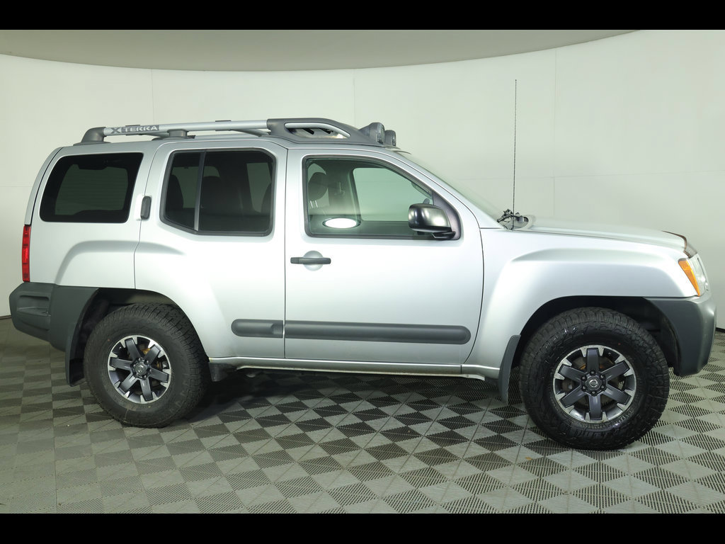 Used 2015 Nissan Xterra PRO-4X AWD/4WD image 5