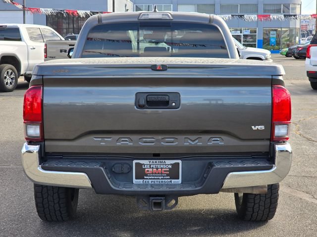 Used 2018 Toyota Tacoma TRD Off-Road AWD/4WD image 4