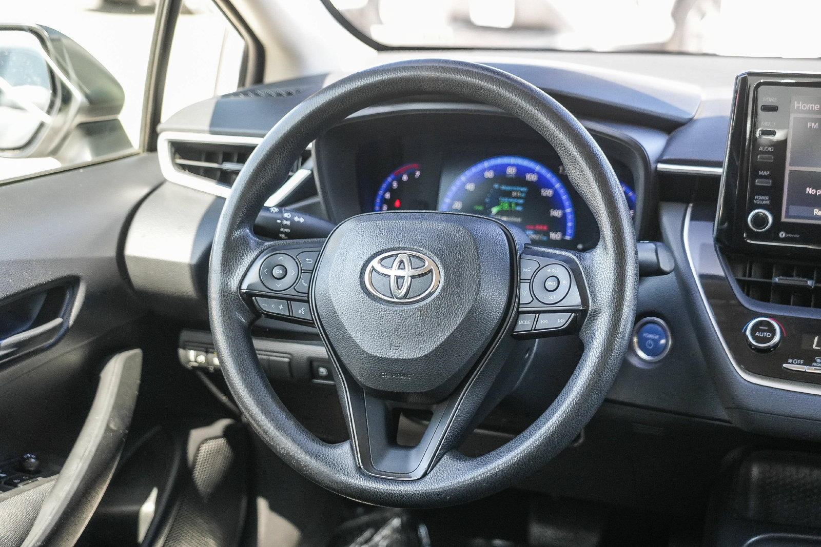 Used 2022 Toyota Corolla LE FWD image 15