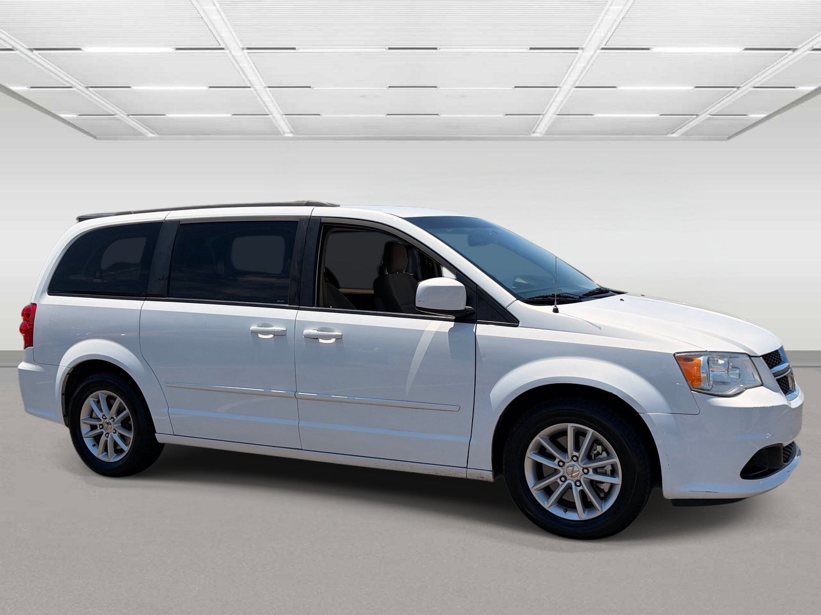 Used 2015 Dodge Grand Caravan SXT w/ UConnect Hands-Free Group FWD image 7