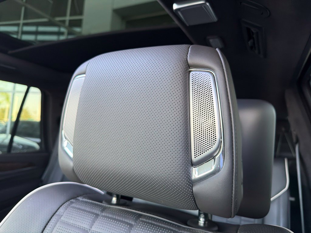 Used 2024 Cadillac Escalade Premium Luxury Platinum AWD/4WD image 14