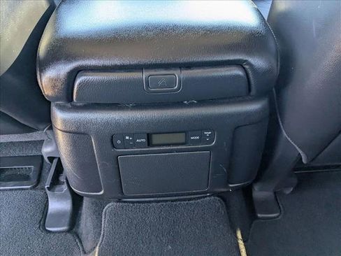 Used 2023 Nissan Armada SL w/ Captain's Chairs Package image 19