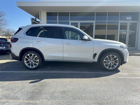 New 2026 BMW X5 xDrive40i image 2