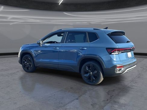 New 2026 Volkswagen Taos SE FWD image 4