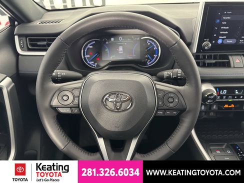 Used 2025 Toyota RAV4 SE w/ Convenience Package AWD/4WD image 29