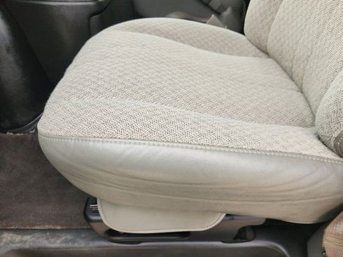 Used 2025 Chevrolet Express 3500 LS image 27