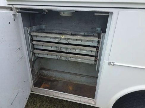 Used 2006 Ford F350 4x4 Regular Cab Super Duty image 17