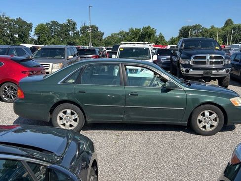 Used 2001 Toyota Avalon XLS FWD image 3