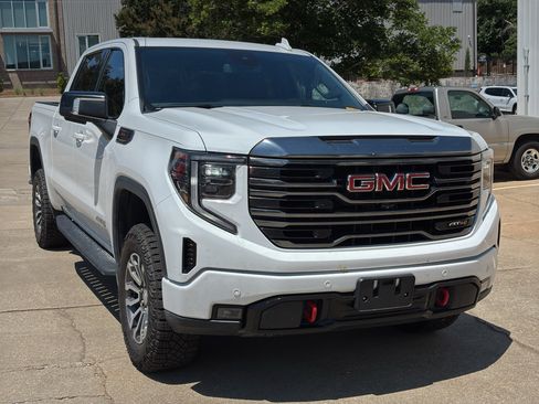 Used 2023 GMC Sierra 1500 AT4 AWD/4WD image 1