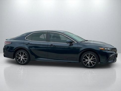Certified 2021 Toyota Camry SE w/ Convenience Package FWD image 4