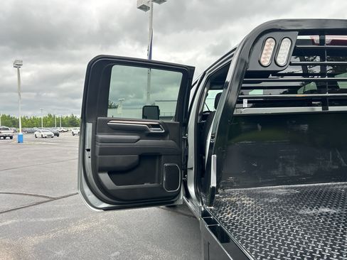 Used 2025 Chevrolet Silverado 3500 LT w/ Convenience Package AWD/4WD image 18