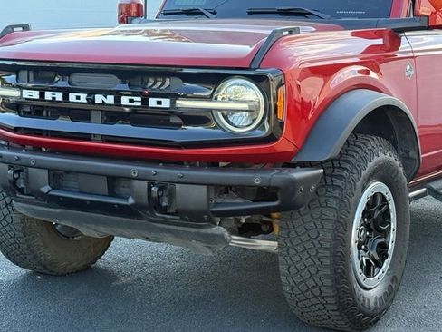 Used 2024 Ford Bronco Outer Banks w/ Sasquatch Package AWD/4WD image 2