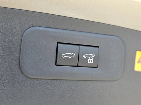 Used 2025 Lexus NX 250 FWD w/ Premium Package image 12