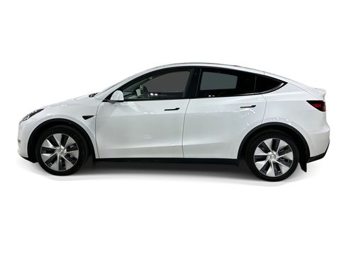 Certified 2023 Tesla Model Y Long Range AWD/4WD image 3