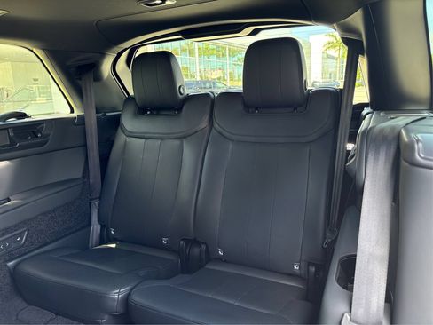 Used 2025 Land Rover Range Rover Long Wheelbase SE AWD/4WD image 12