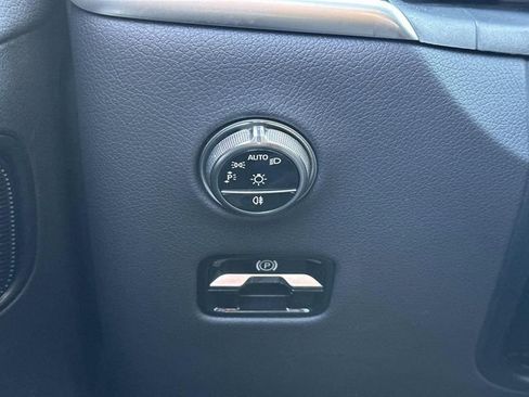 Certified 2025 Mercedes-Benz GLC 300 4MATIC image 26