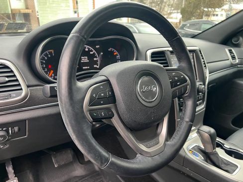 Used 2018 Jeep Grand Cherokee Limited image 15