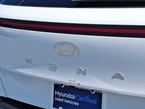 Certified 2024 Hyundai Kona SEL w/ Convenience Package AWD/4WD image 16