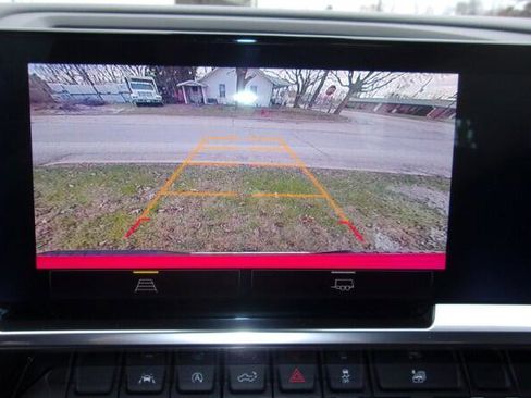 Used 2023 Chevrolet Silverado 1500 LT image 12