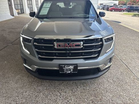 Certified 2026 GMC Acadia Elevation w/ Elevation Premium Package FWD image 31