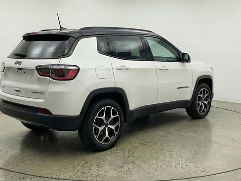 Used 2025 Jeep Compass Limited image 7