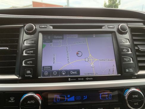 Used 2016 Toyota Highlander Limited AWD/4WD image 24