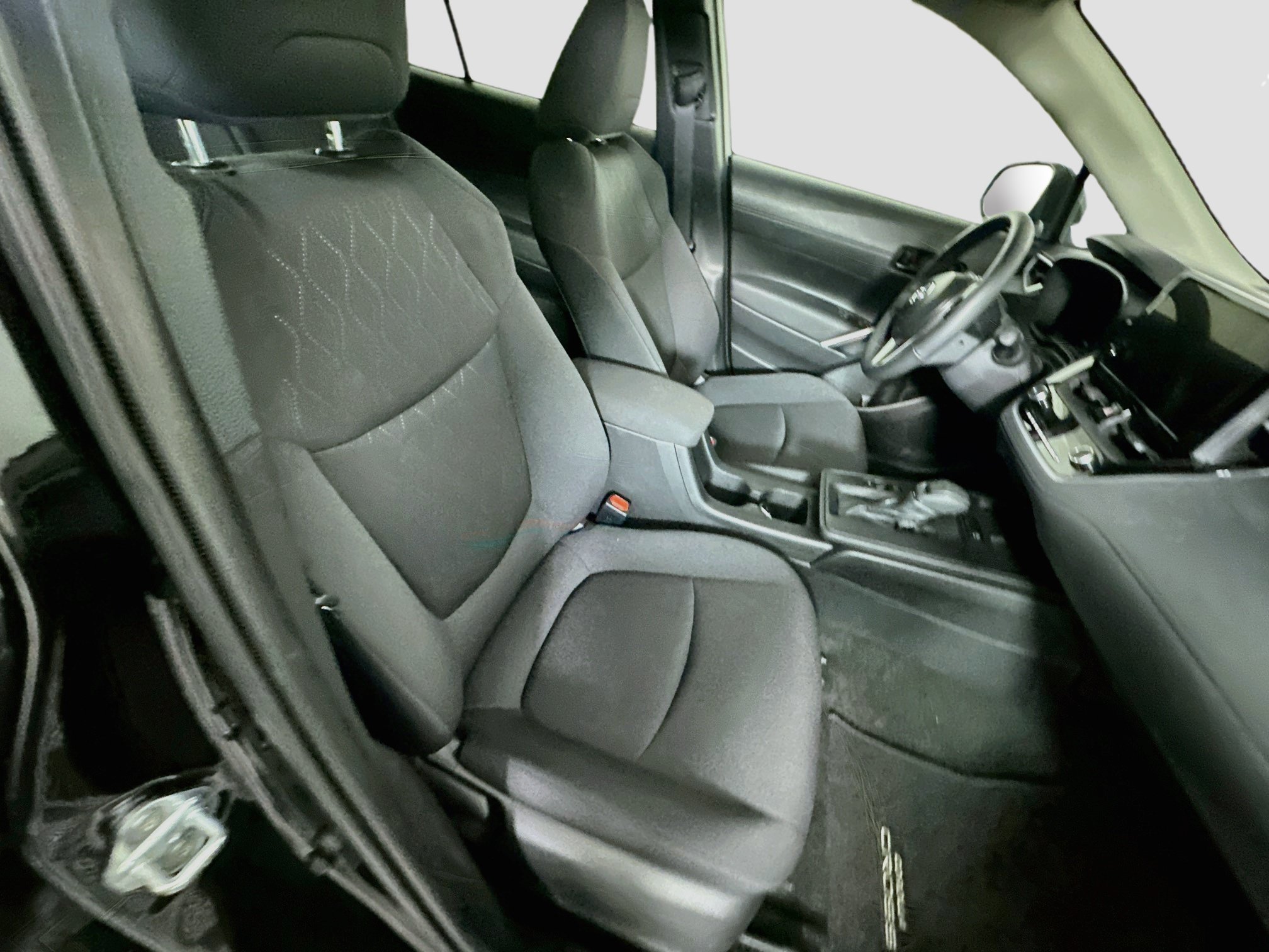 Used 2026 Toyota Corolla Cross LE FWD image 30