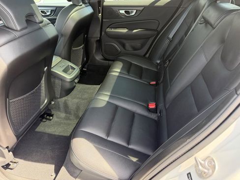 Used 2024 Volvo V60 B5 Cross Country Plus image 21