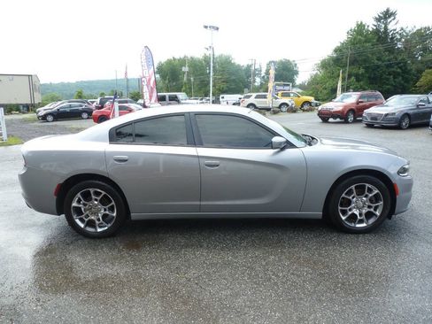 Used 2017 Dodge Charger SXT AWD/4WD image 4