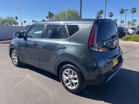 Used 2025 Kia Soul LX w/ LX Technology Package FWD image 5