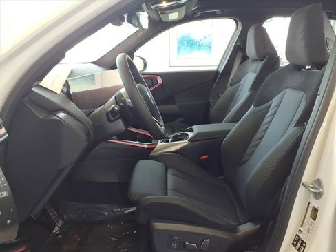 New 2025 BMW X3 xDrive30i w/ Premium Package image 18