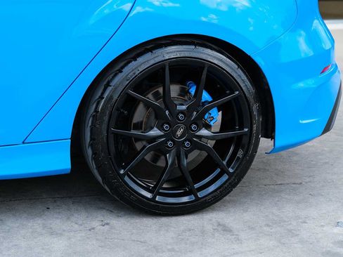 Used 2017 Ford Focus RS AWD/4WD image 25