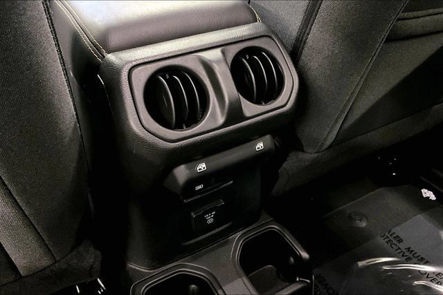 Used 2024 Jeep Wrangler Unlimited Sahara w/ Technology Group AWD/4WD image 31