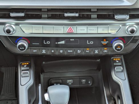 Used 2024 Kia Telluride S w/ S Sunroof Package image 19