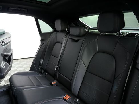 Used 2025 Porsche Macan Electric image 22