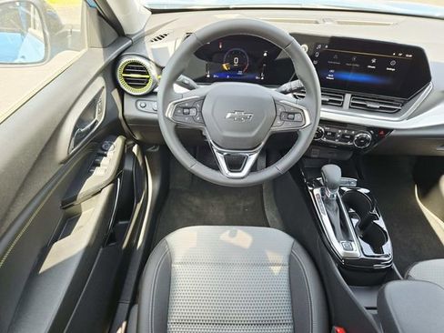 New 2026 Chevrolet Trax LT w/ Driver Confidence Package FWD image 7