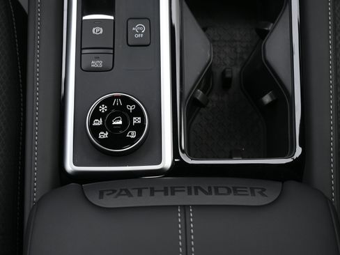 New 2026 Nissan Pathfinder SV image 21