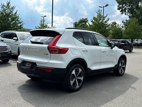 Used 2026 Volvo XC40 B5 Plus AWD/4WD image 4