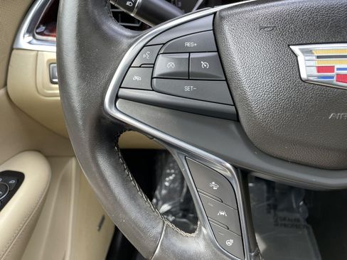 Used 2018 Cadillac XT5 Premium Luxury FWD image 19