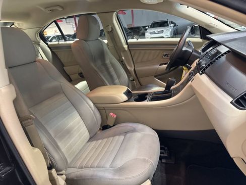 Used 2014 Ford Taurus SE image 37