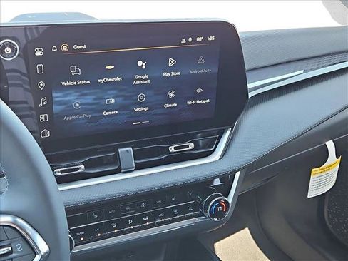 New 2026 Chevrolet Equinox LT w/ Convenience Package II FWD image 12