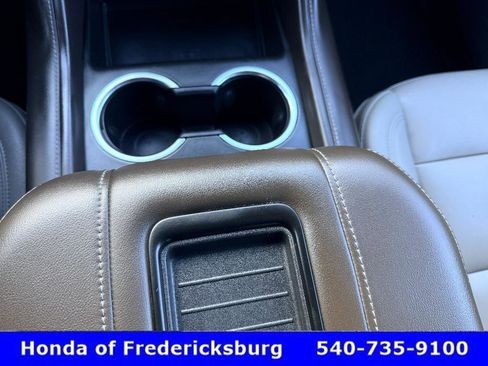 Used 2022 Chevrolet Suburban LT w/ Luxury Package image 27