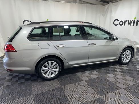Used 2017 Volkswagen Golf S image 10