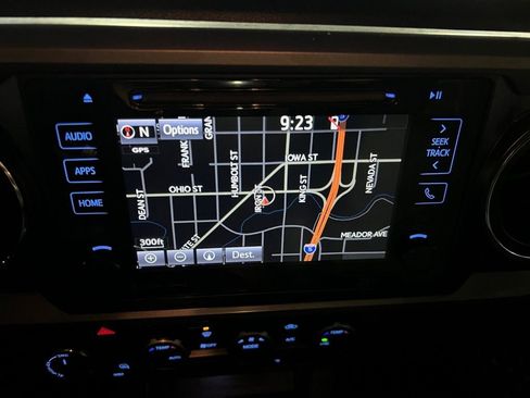 Used 2017 Toyota Tacoma SR5 image 29