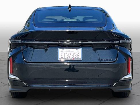 Used 2026 Lexus ES 350e w/ Convenience Package FWD image 4