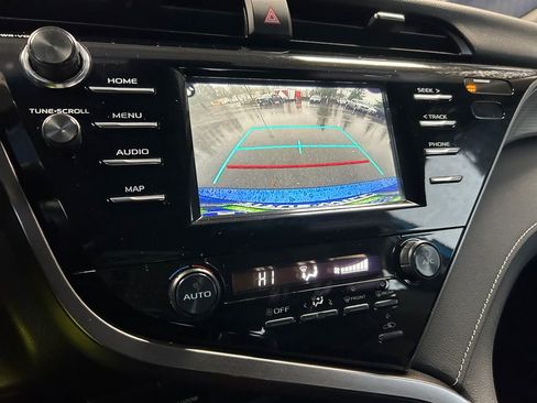 Used 2019 Toyota Camry SE image 19