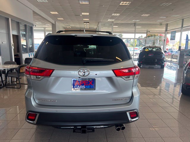 Used 2017 Toyota Highlander Limited AWD/4WD image 11