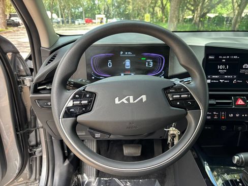 Used 2026 Kia Niro LX FWD image 25