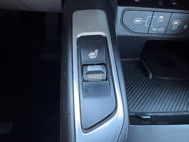 Used 2025 Kia Sorento EX w/ Panoramic Sunroof Package FWD image 11